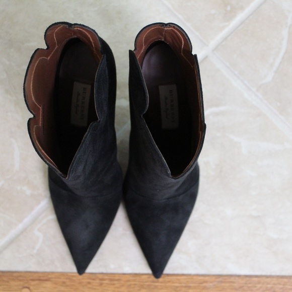 Burberry Scallop Suede Ankle Boots - NEW IN BOX! - Picture 3 of 3